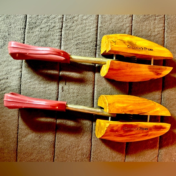 👞CHERNIN’ SHOES👞 VTG CEDAR WOOD ADJUSTABLE SHOE STRETCHERS OR SHOE SHAPERS👠 - Picture 1 of 9